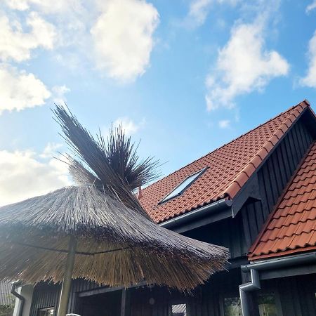 Viesu Maja Zvilnis Hotel Pavilosta Ngoại thất bức ảnh